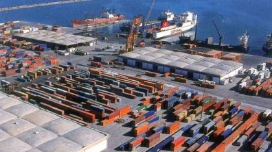 ميناء الإسكندرية  يستقبل 35 ألف طن جازولين من إيطاليا 